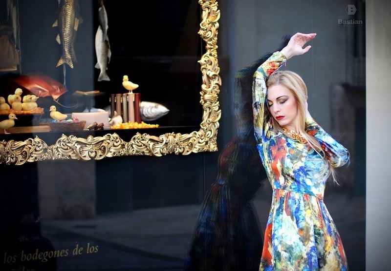 Vestido estampado de Miguel Vizcaino colección Lilith